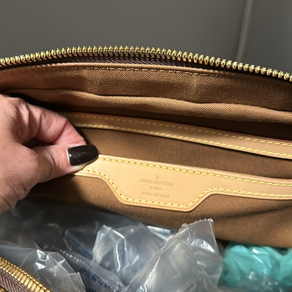 Louis Vuitton Extra Large Bag - Picture 2 of 9